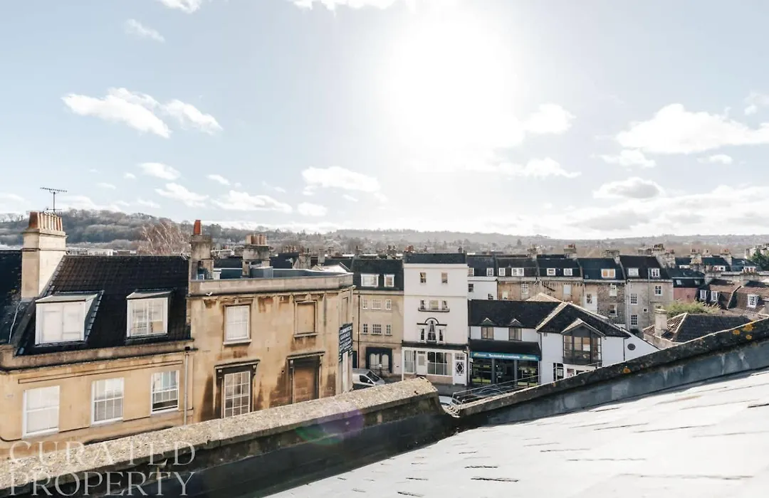Central Townhouse With Garden & Free Parking-1